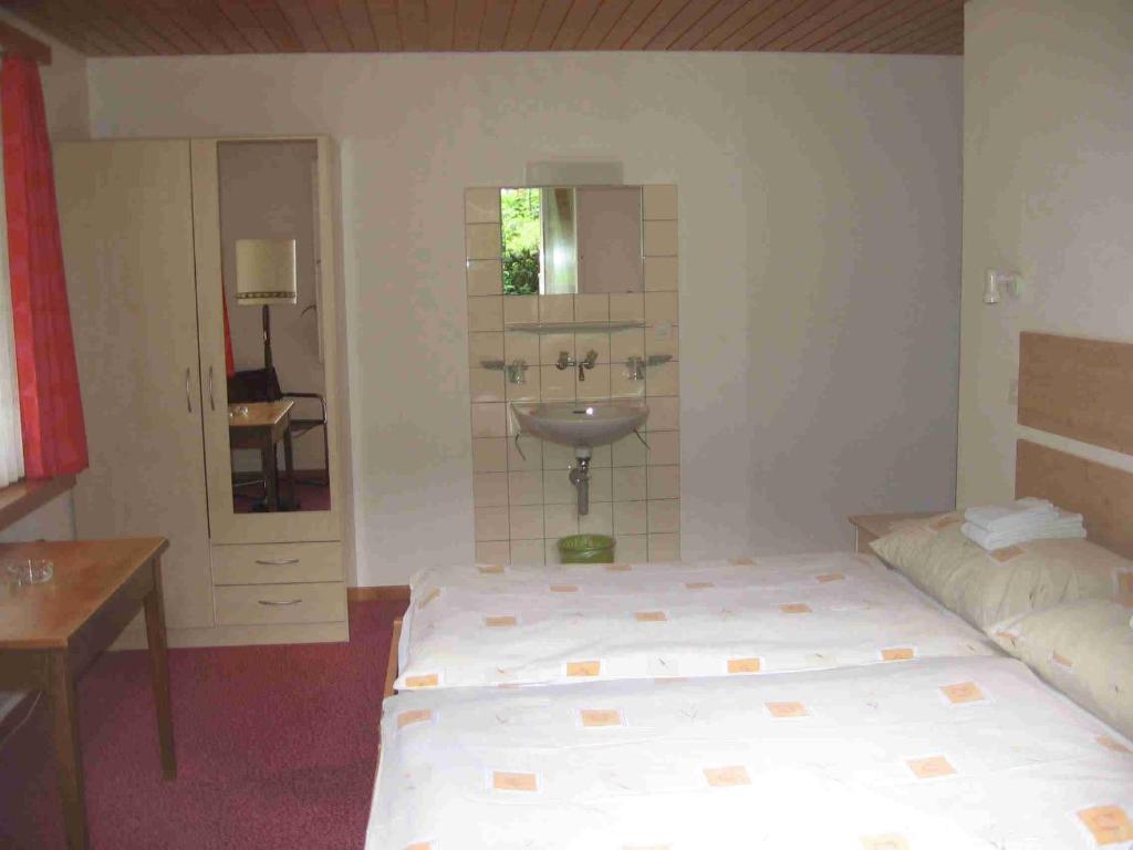 Doppelzimmer mit Gemeinschaftsbad